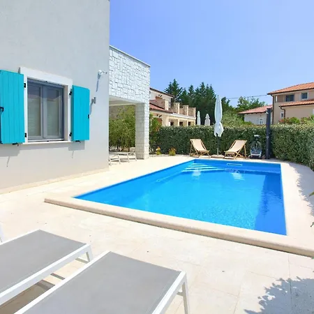 Casa Shine فيلة Rasopasno