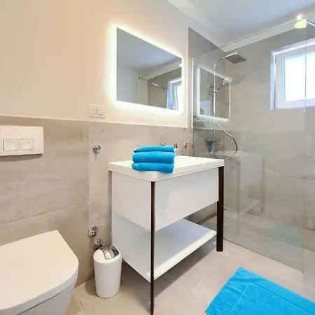 Casa Shine