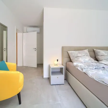 Casa Shine Rasopasno
